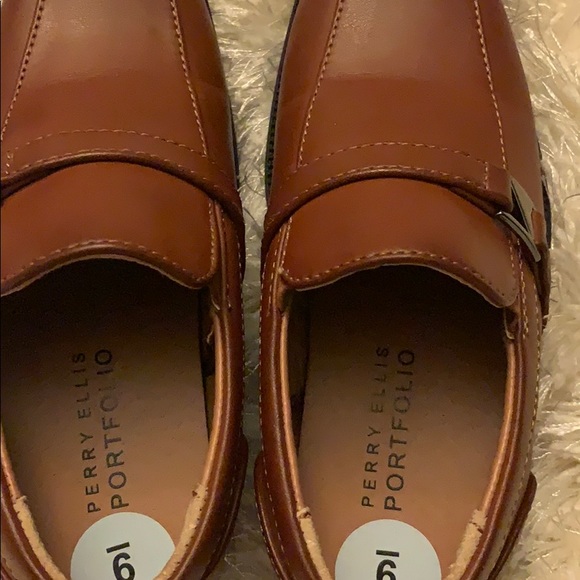 Shoes - Picture 3 of 4